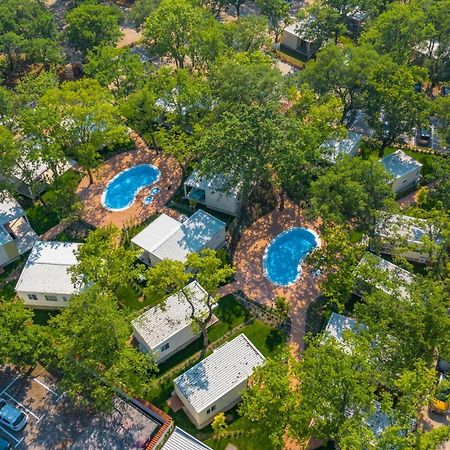 Camping Ulika Mobile Homes - Naturist Červar-Porat Exteriör bild