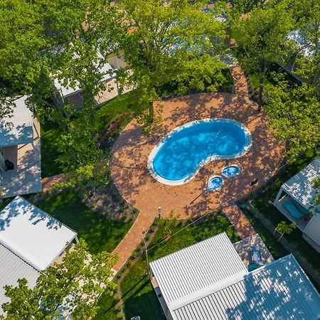 Camping Ulika Mobile Homes - Naturist Červar-Porat Exteriör bild