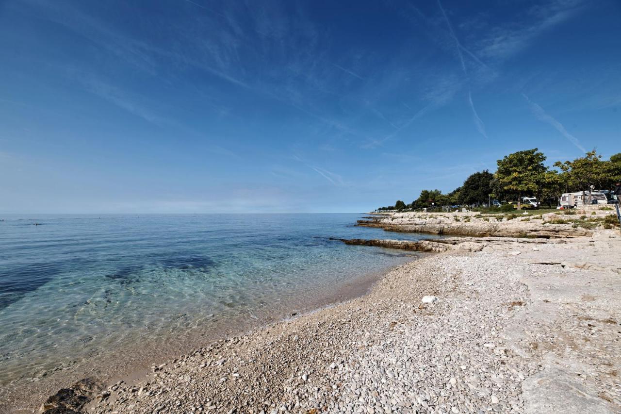 Camping Ulika Mobile Homes - Naturist Červar-Porat Exteriör bild