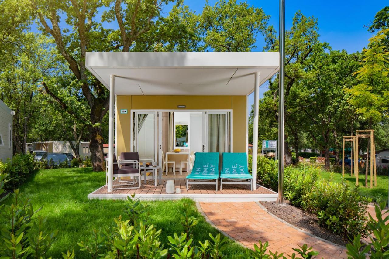 Camping Ulika Mobile Homes - Naturist Červar-Porat Exteriör bild