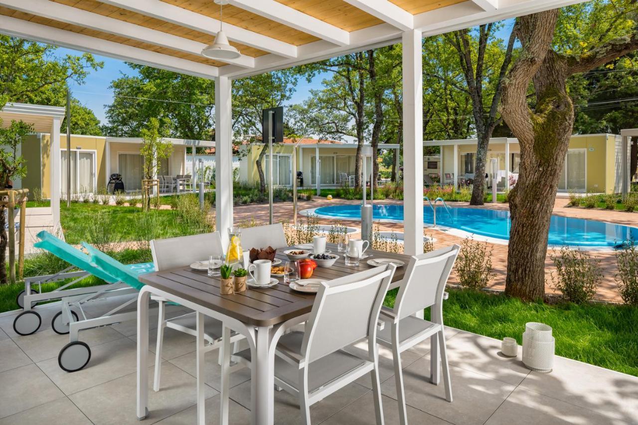 Camping Ulika Mobile Homes - Naturist Červar-Porat Exteriör bild