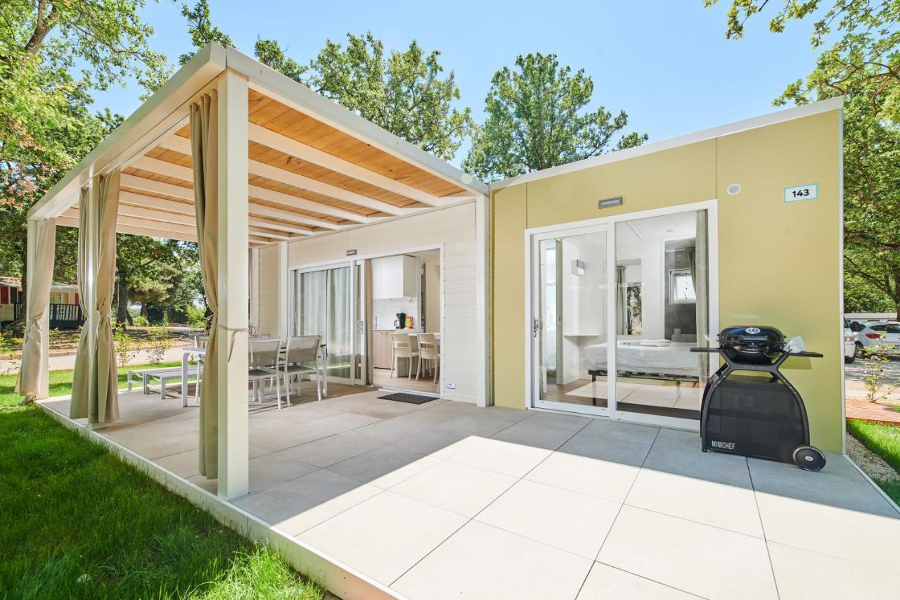 Camping Ulika Mobile Homes - Naturist Červar-Porat Exteriör bild