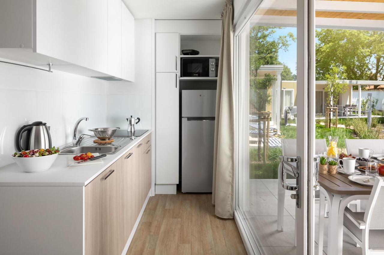 Camping Ulika Mobile Homes - Naturist Červar-Porat Exteriör bild